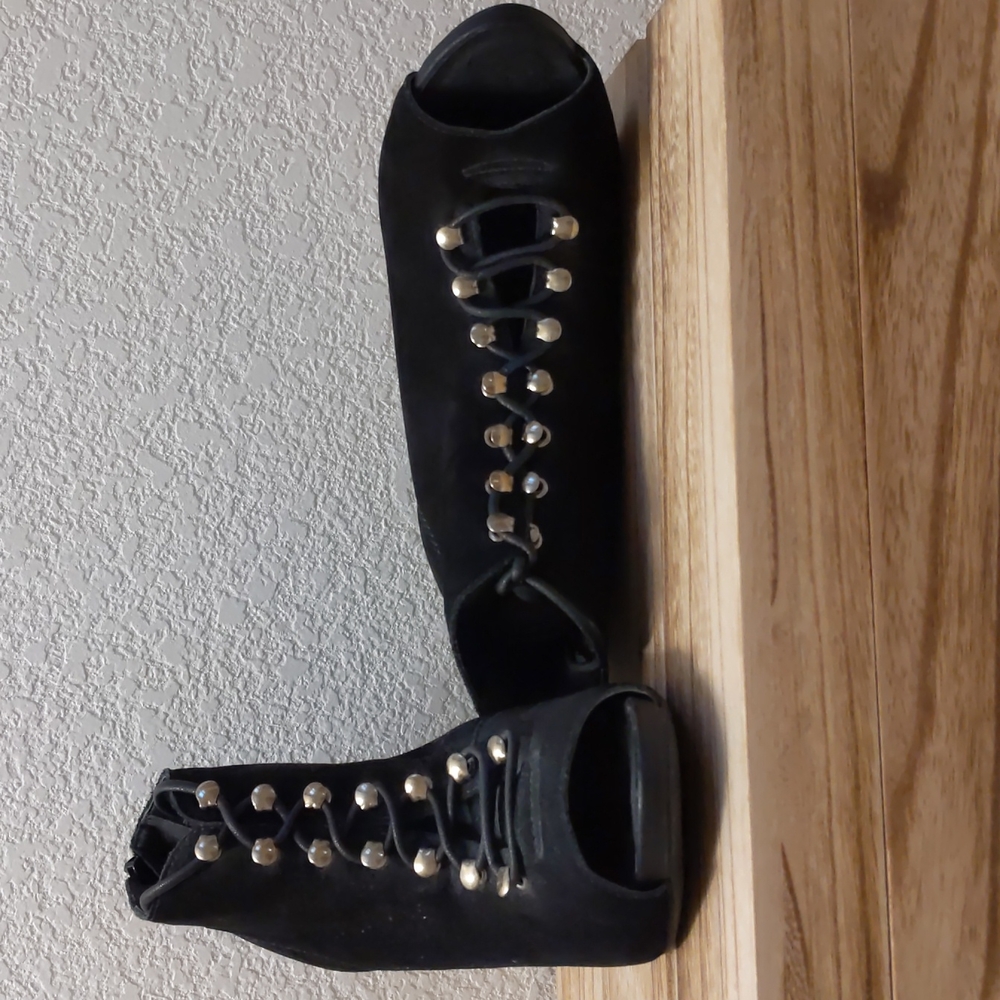 SofiaZ lace up open toe booties. 3.5" heel, size 8.